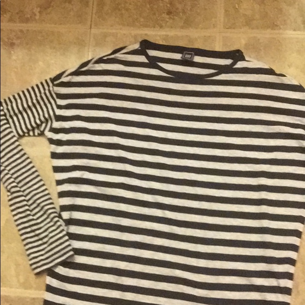 striped gap shirt